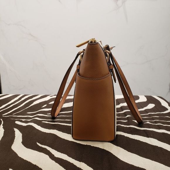 Michael Kors Charlotte Large Tote Set - Picture 3 of 10